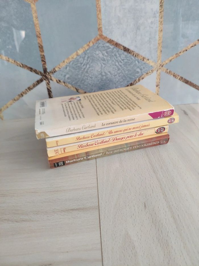 Lot 4 livres poche Cartland corsaire reine danger duc amours mexicaines - photo numéro 4