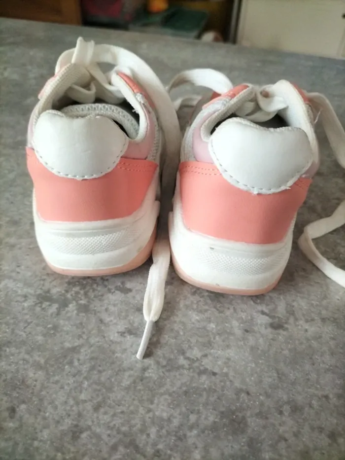 Baskets taille 25 - photo numéro 6