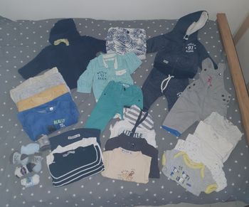 Lot vêtements bébé
