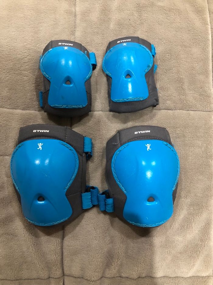 Protections coudes et genoux 6/7/8 ans B’Twin en bon état