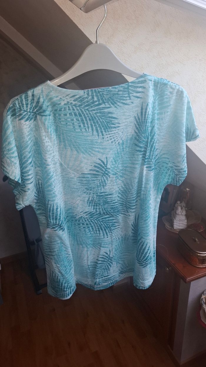 T-shirt bleu style plage - photo numéro 2