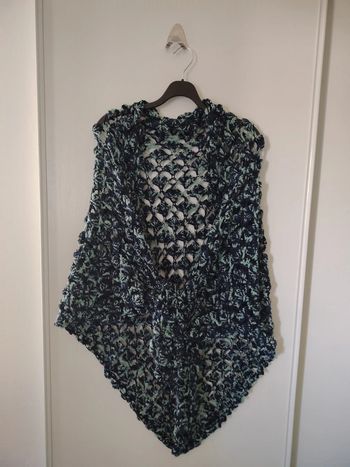 Châle marine et menthe fait main