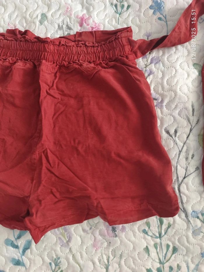 Short fluido de tiro alto de color granate - photo numéro 3