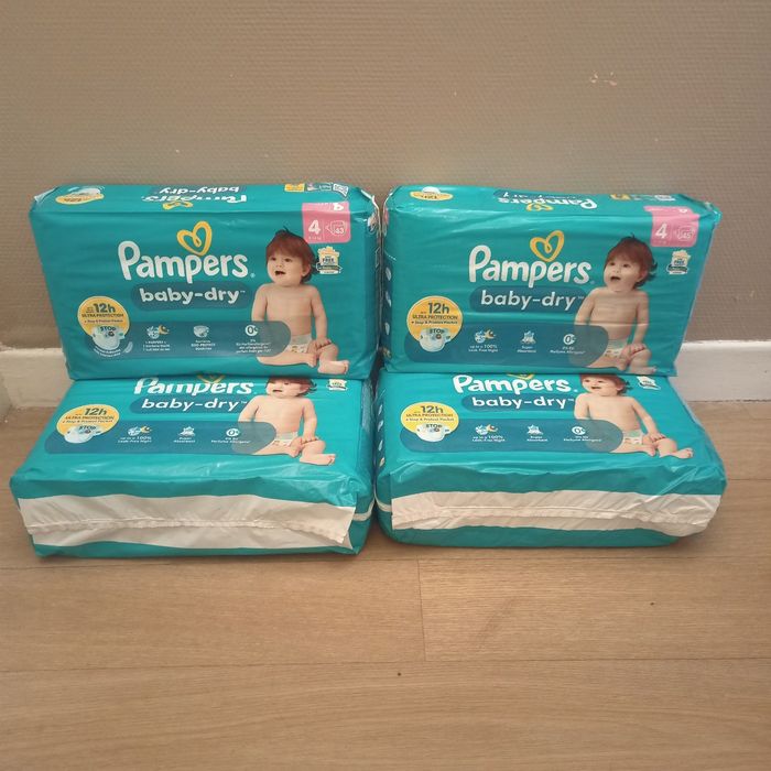 Lot Pampers baby dry taille 4(172 couches)