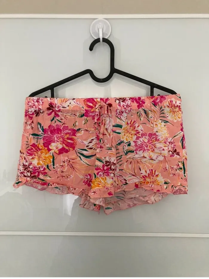 Short pyjama rose à fleurs