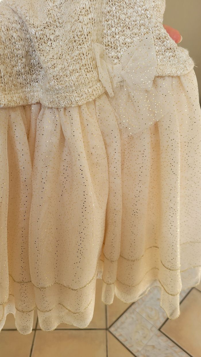 NEUF robe de fête dorée 5 ans C&A - photo numéro 3