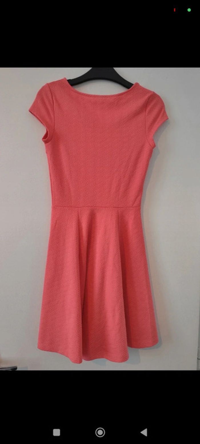 Robe rose ceintrée et evasée taille S Bershka - photo numéro 2