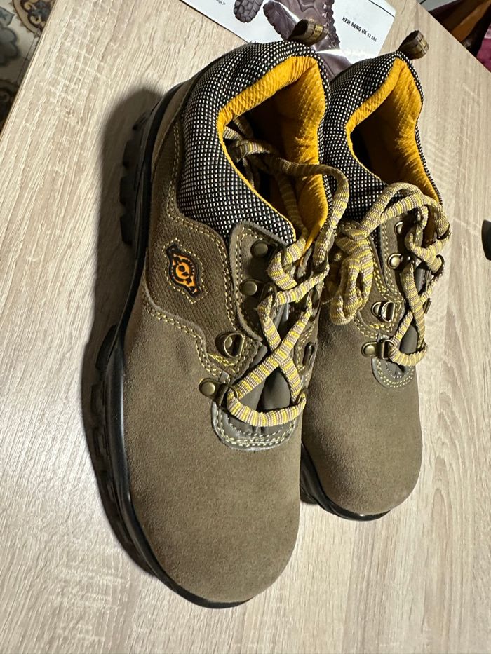 Chaussures sécurité taille 43 - photo numéro 4