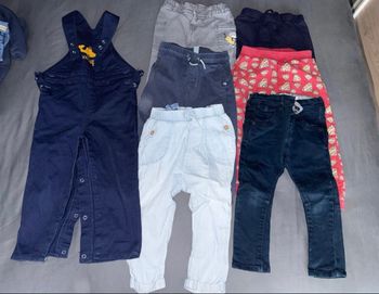 Lot de pantalons et salopette