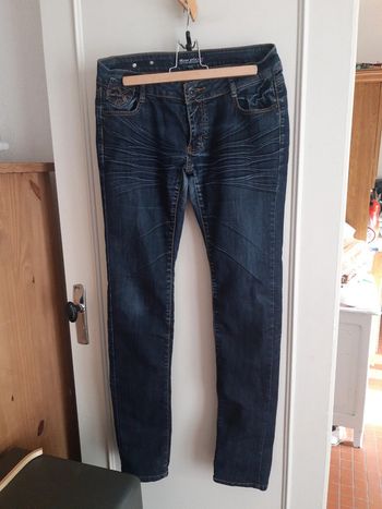 Jeans rose player