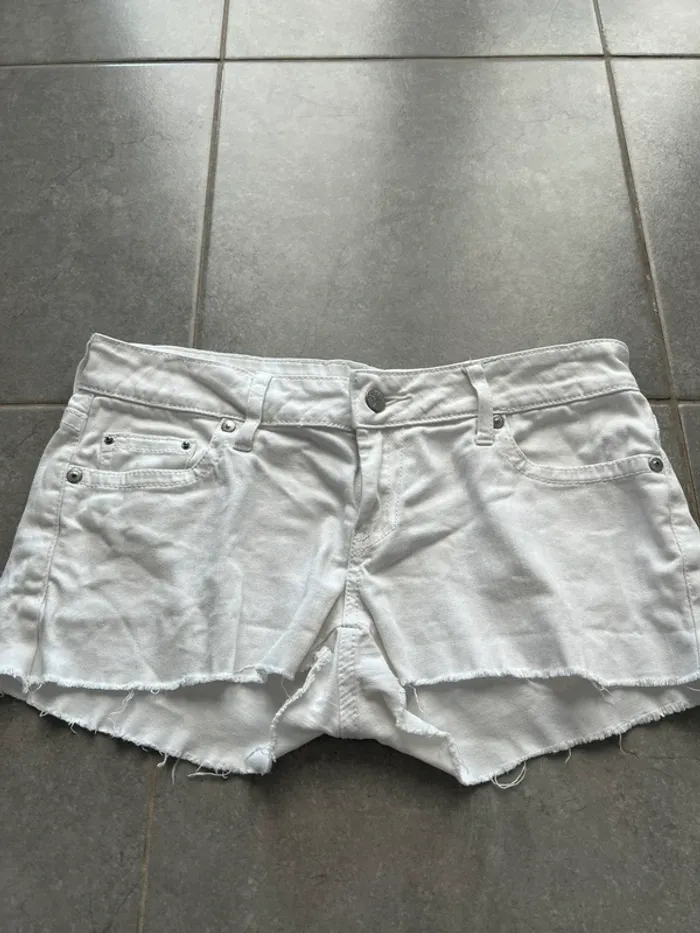 Short jeans