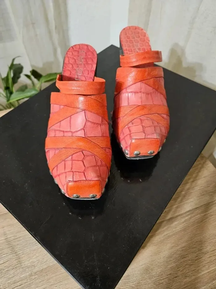 Sandales-Mules Free Lance Taille 38 - Rouge Vif & Détails Cloutés - Très Bon État ! - photo numéro 2
