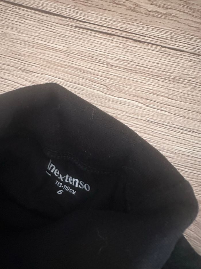 Sous pull stylé 6 ans tbe envoi rapide - photo numéro 2