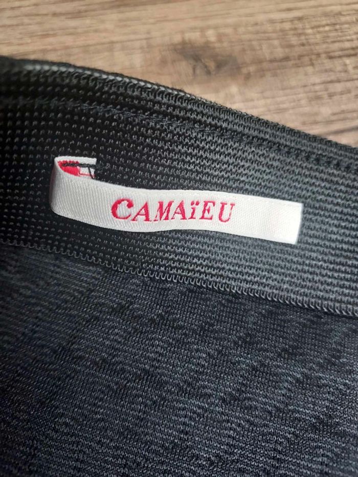Jupe Camaïeu noire et dorée
Taille M - photo numéro 5
