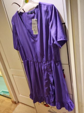 Robe violette à volants T.44/46 Kiabi neuve