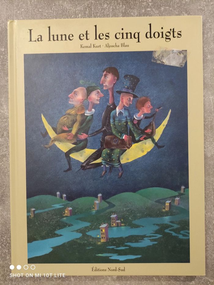 Livre la lune et les cinq doigts