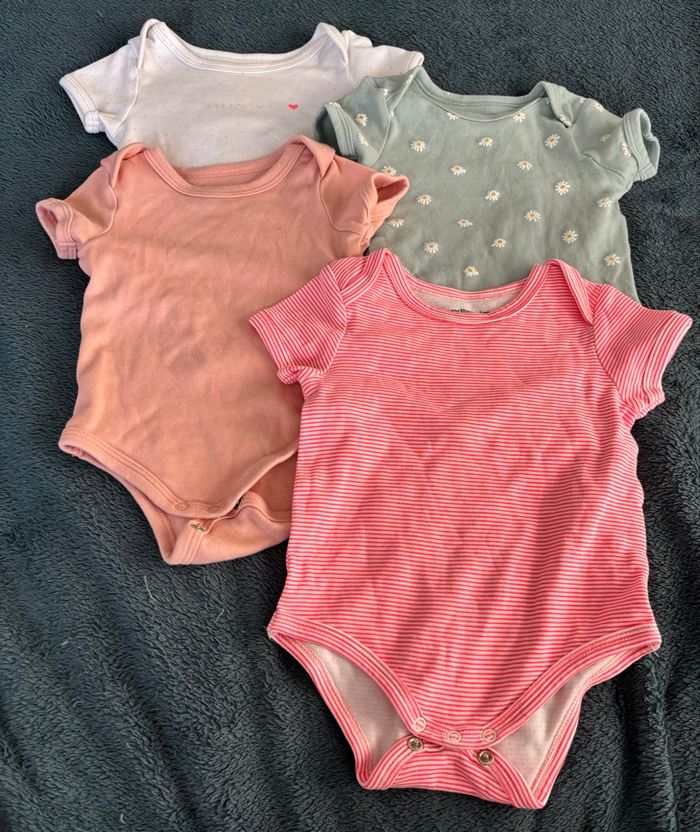 Lot de 4 bodys manches courtes 9 mois 71cm