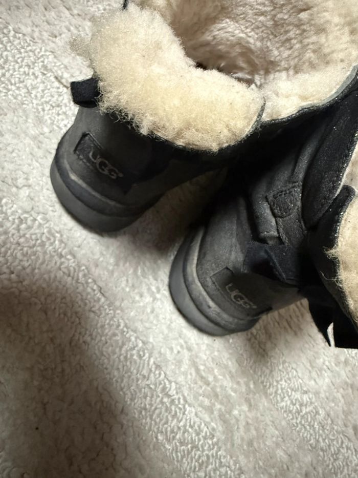 Botte bottines ugg blanc pailletée mini Bailey bow taille 38 - photo numéro 3
