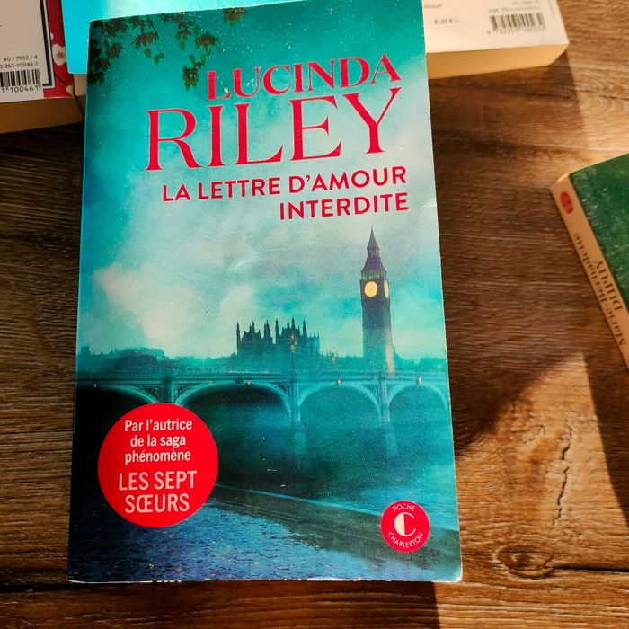 Lot livres Lucinda Riley Aurélie Valognes Agnès Ledig Mélissa da Costa - photo numéro 6