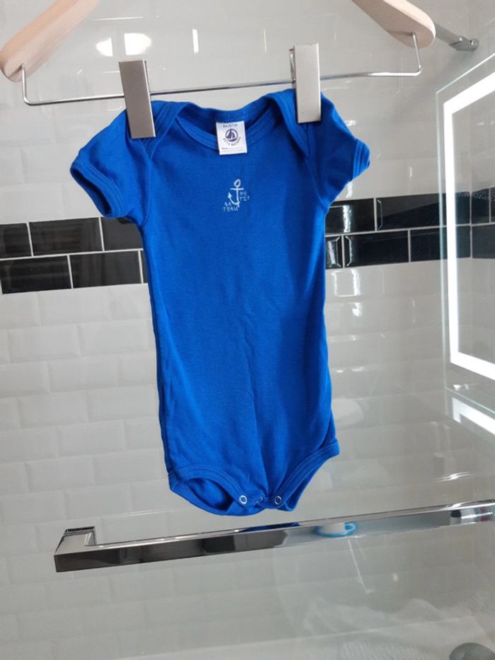 😺 body bébé neuf en 6 mois petit bateau 😺