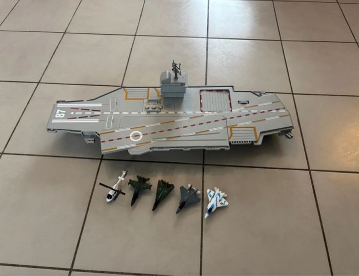 Base navale