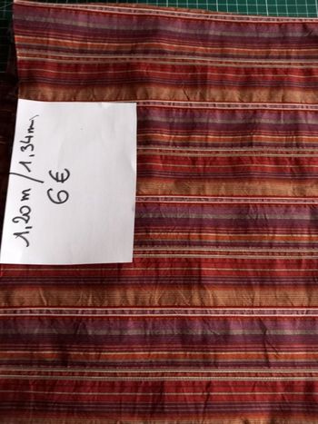 coupon de tissu rayé