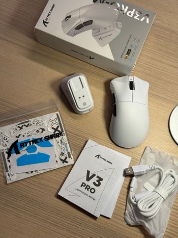 Souris gaming Attack Shark V3 Pro neuve – Blanche – Ultra légère