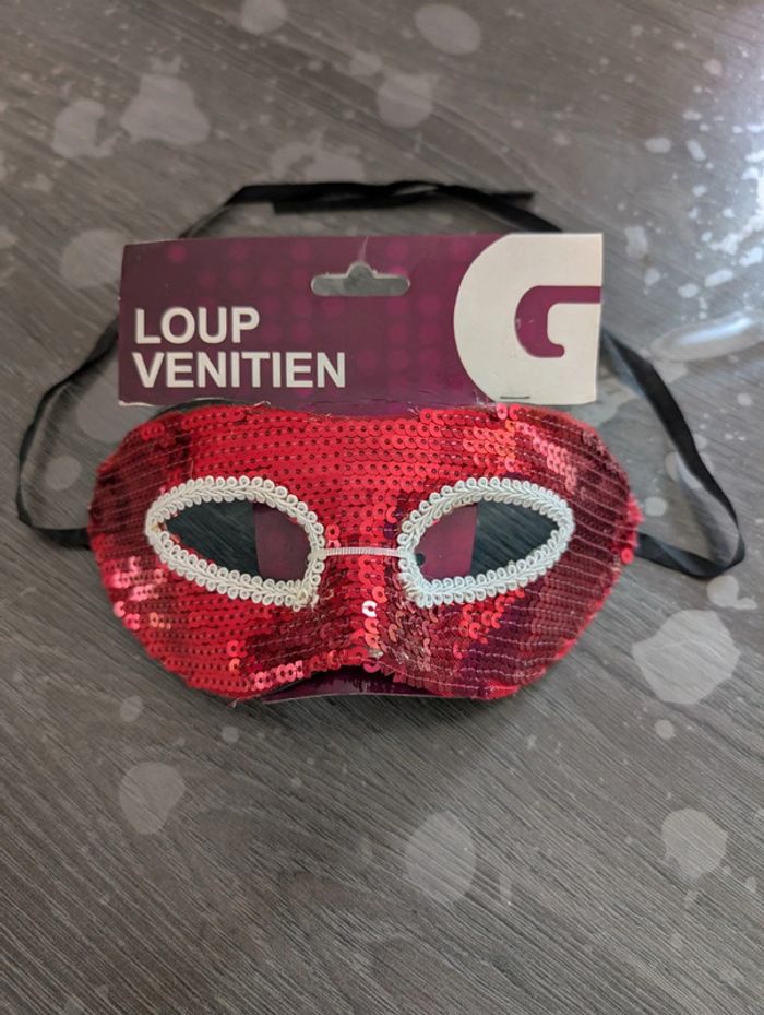 Loup vénitien sequins