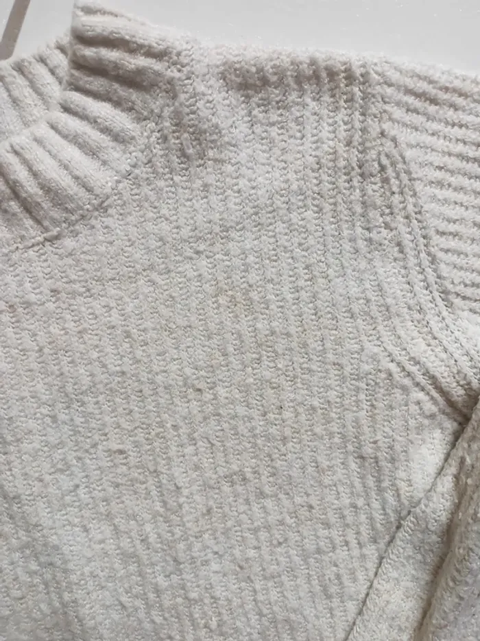 Pull fille beige crème légèrement pailleté doré - photo numéro 3
