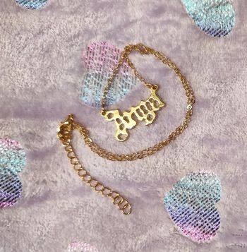 Collier doré avec breloque Angel ajustable
