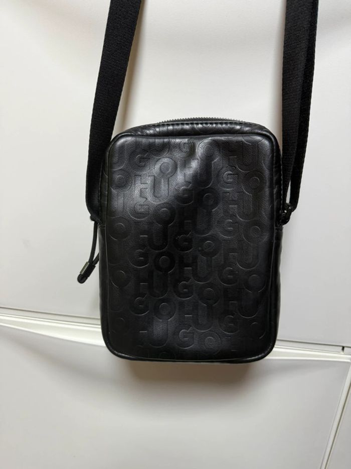 Sacoche Roy monogramme homme noir effet cuir de la marque Hugo - photo numéro 7
