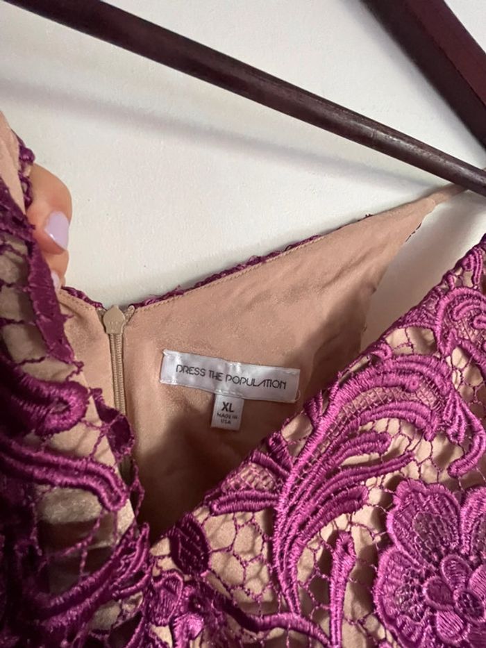 Robe longue dentelle rose foncé et nude Dress the population - photo numéro 7