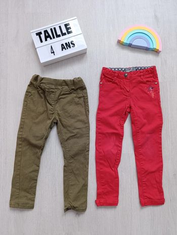 Lot de 2 pantalons taille 4 ans