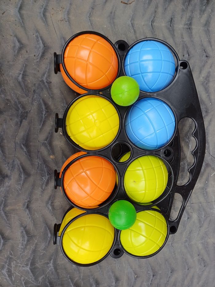 Jeu de petanque enfant