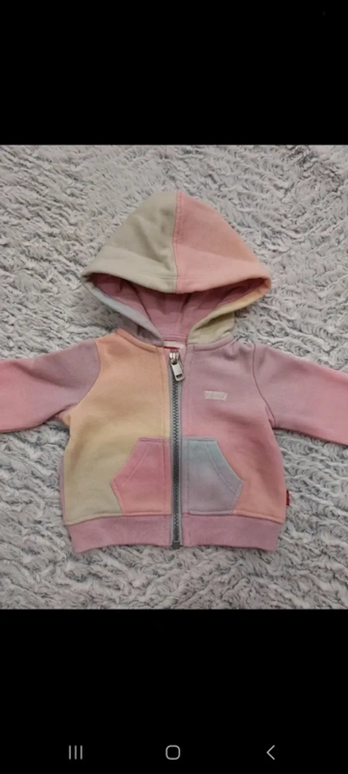 Gilet levi's 3 mois