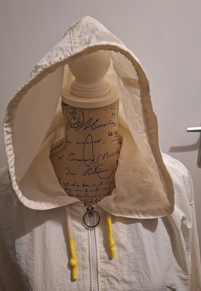 Blouson court à capuche zippé couleur crème - photo numéro 2