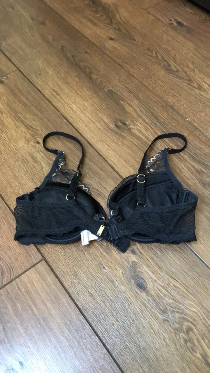 Soutien gorge - photo numéro 2