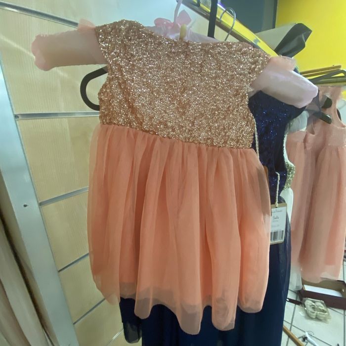 Robe de cérémonie pour petite fille - photo numéro 3
