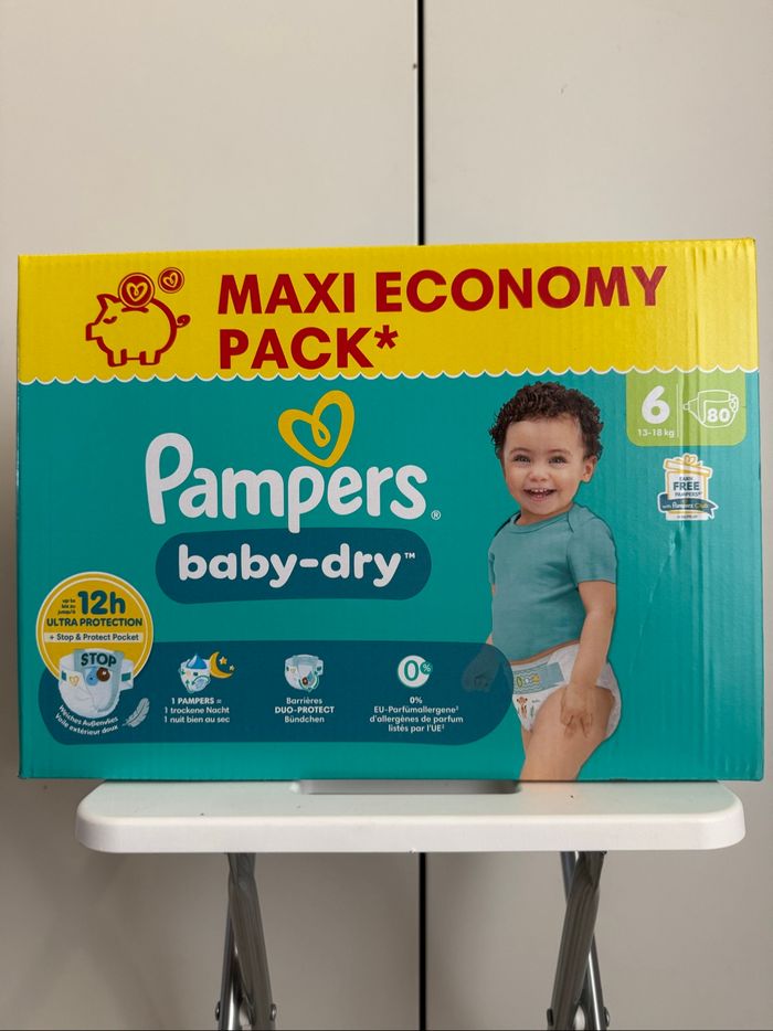 80 couches pampers taille 6