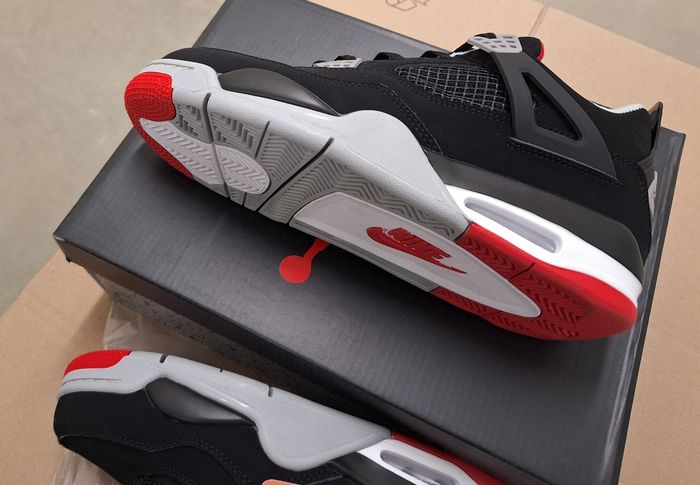 Replique Nike air Jordan 4 Retro neuve avec étiquettes 🏷 
Qualité primium - photo numéro 2