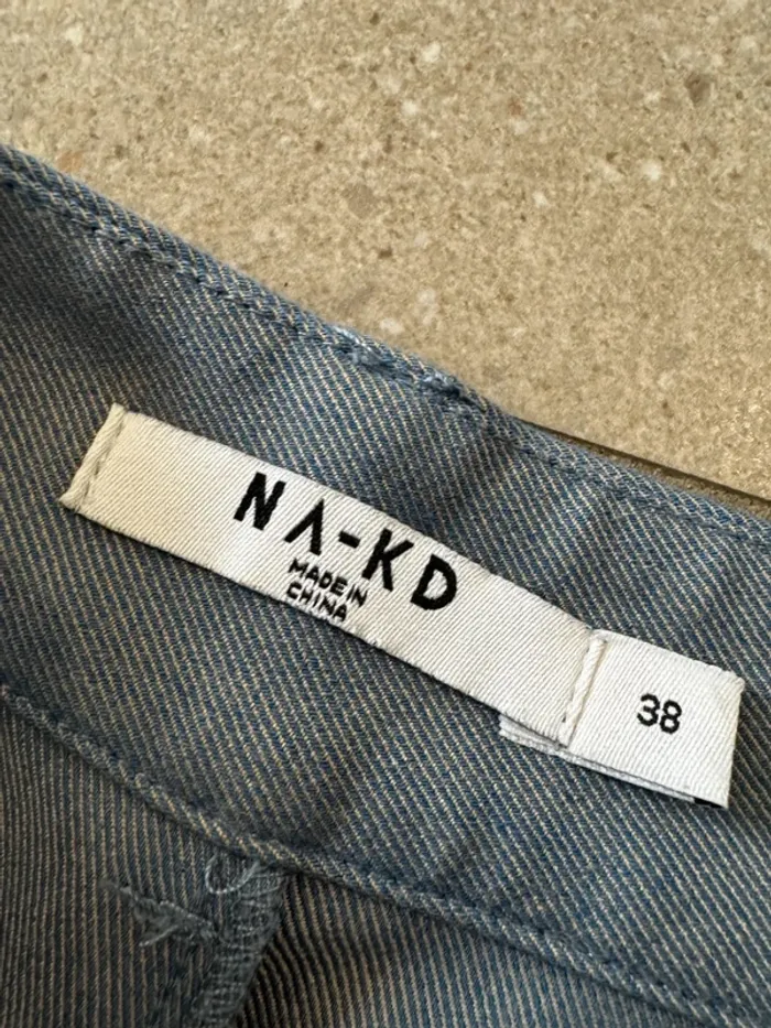 Pantalon bleu clair NA-KD, taille 38, très bon état, 38x105cm - photo numéro 2