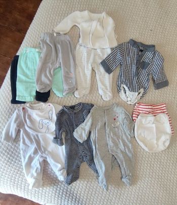 Lot vêtements bébé taille naissance