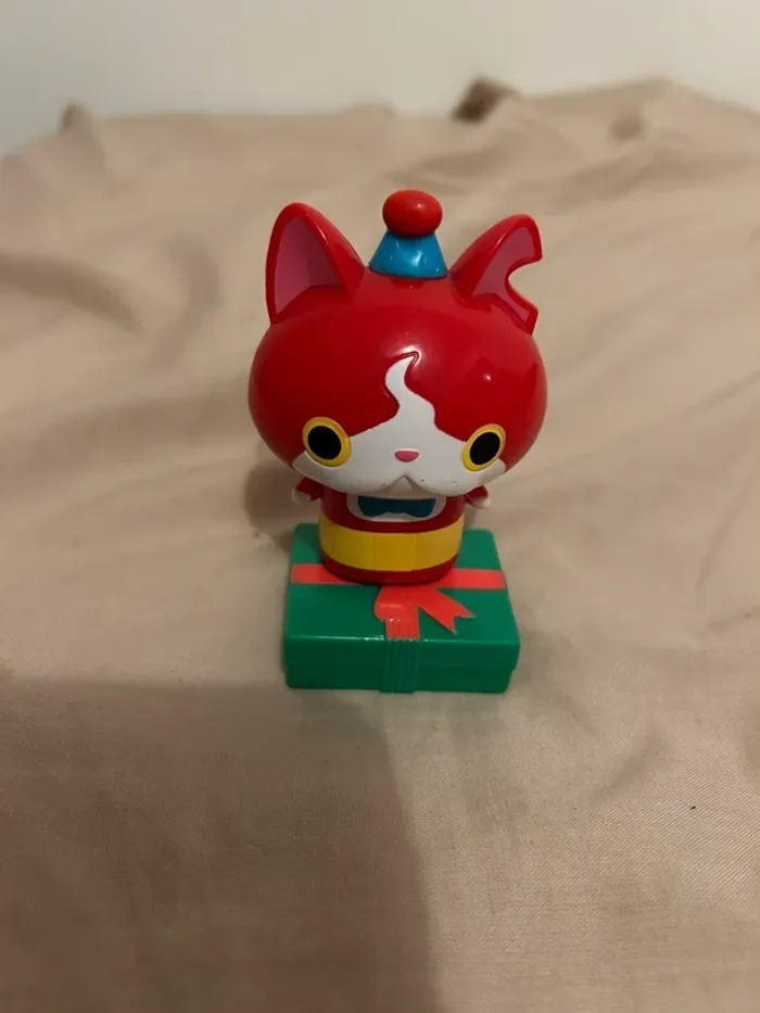 Personnage / figurine yo kai Watch s’ouvre avec le cadeau Mc Donald