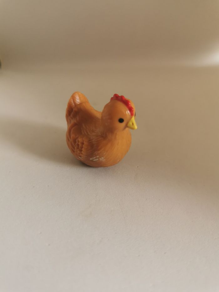 Poule figurine de la ferme de Barbie
