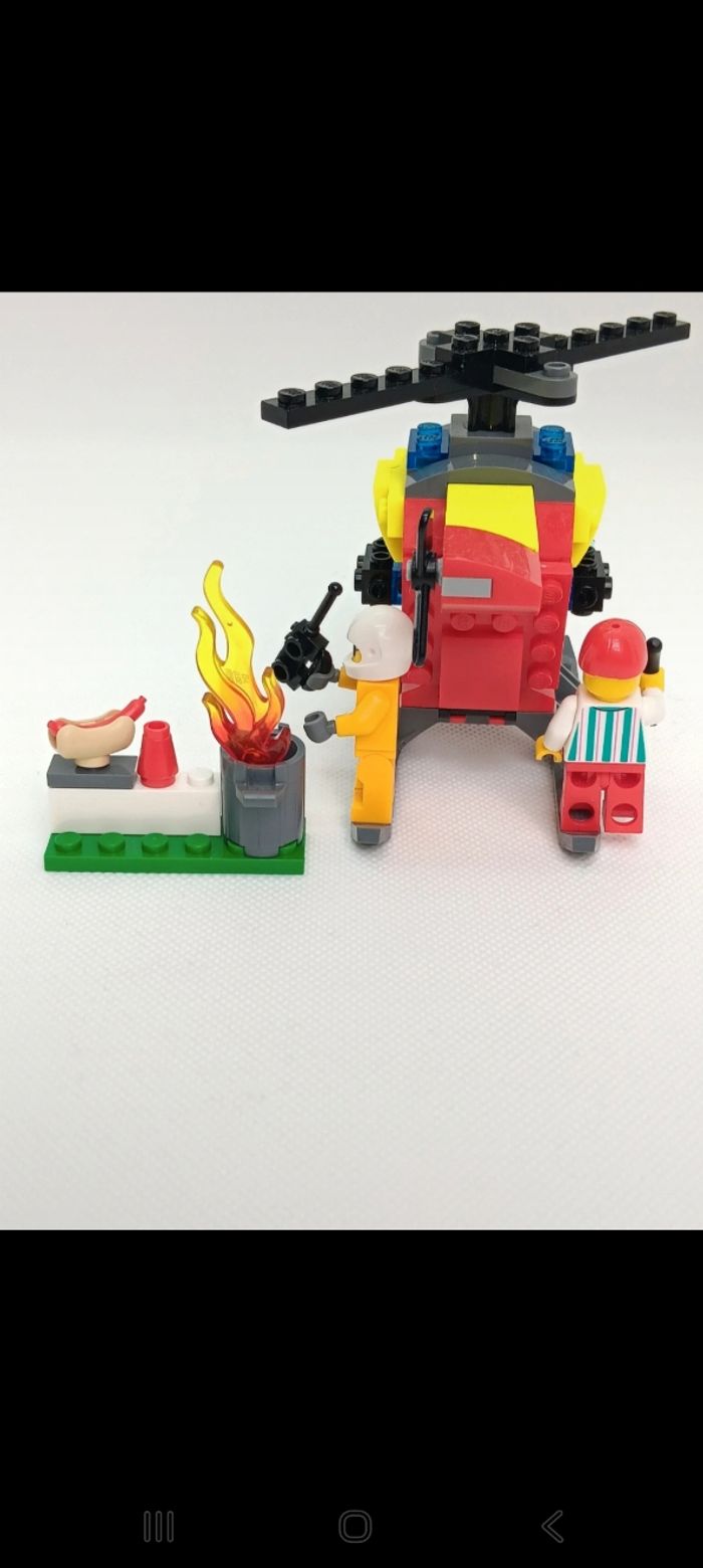 Figurine LEGO City Fire 60318 L’Hélicoptère des Pompiers
Complet - photo numéro 4