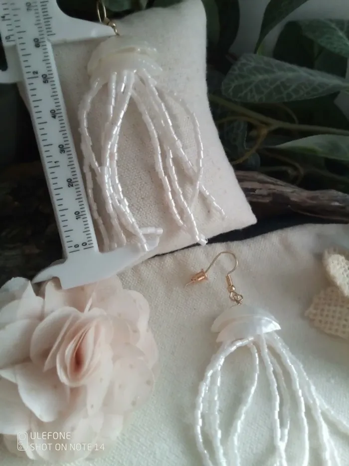 Boucles d'oreilles bohèmes pieuvres blanches - photo numéro 2