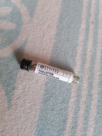 Paillettes corps et cheveux neuves Projekt glitter