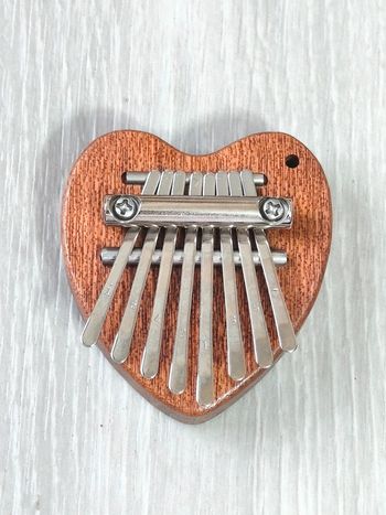 Jeu musical en bois en forme de coeur kalimba