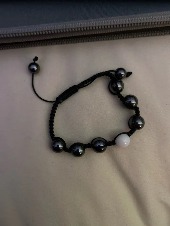 Lot de bijoux divers et sa vanity offerte - photo numéro 8