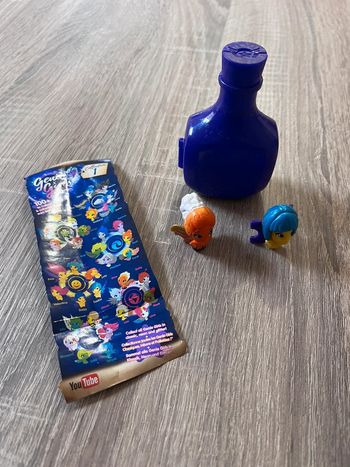 2 figurines Genie Girls